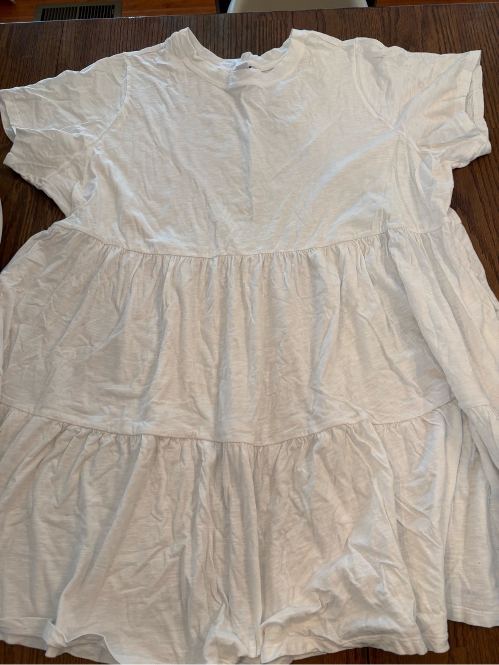 Women’s White Tiered Short-Sleeve Dress